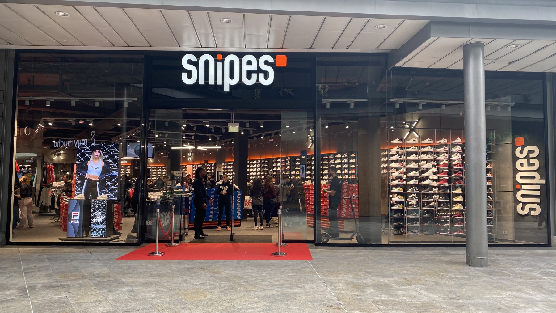 Snipes abre tienda en el centro Splau | Comunicació
